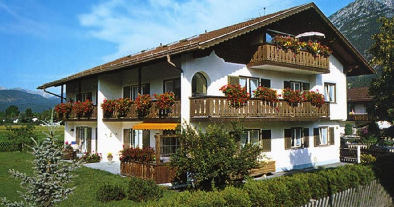 Apartments- Und Ferienhaus Anton Garmisch-Partenkirchen Exterior photo